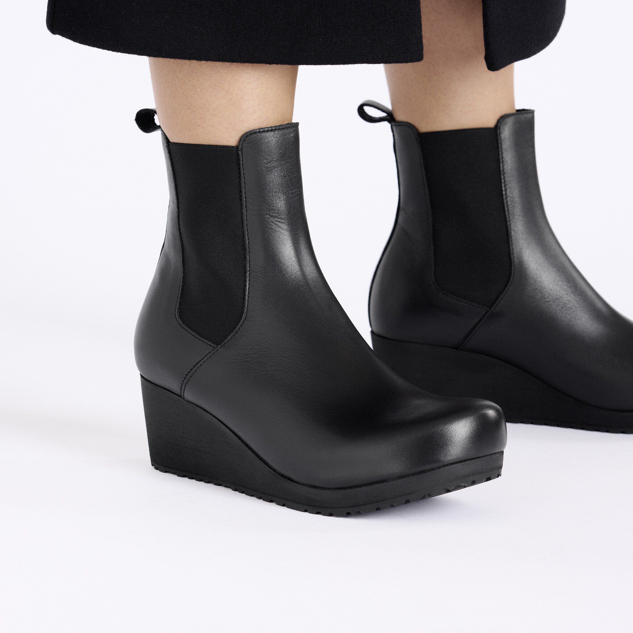 Ebba Slip On Leather Black/Black - View 6